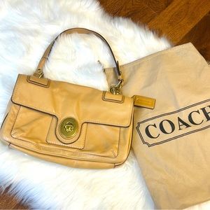 27 . Vintage 🌸 Coach Tan Leather Purse with Dust Bag